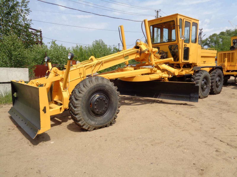 автогрейдер ДЗ-122