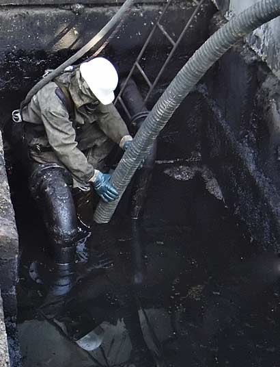 Очистка резервуаров КНС и нефтехранилищ