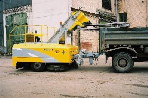 Подметально-уборочная машина МП-101