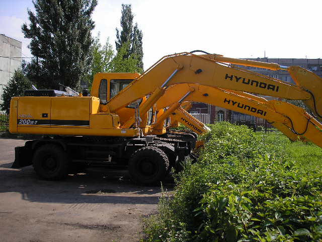 Экскаваторы HYUNDAI ROBEX на складе